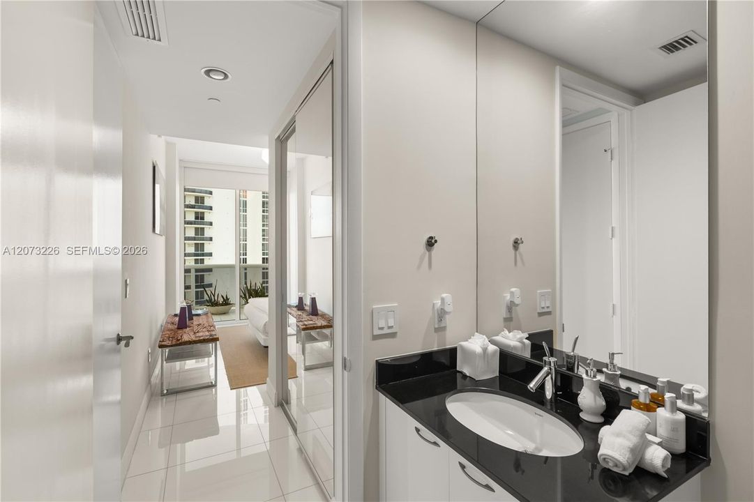 For Rent: $11,998 (3 beds, 3 baths, 1974 Square Feet)