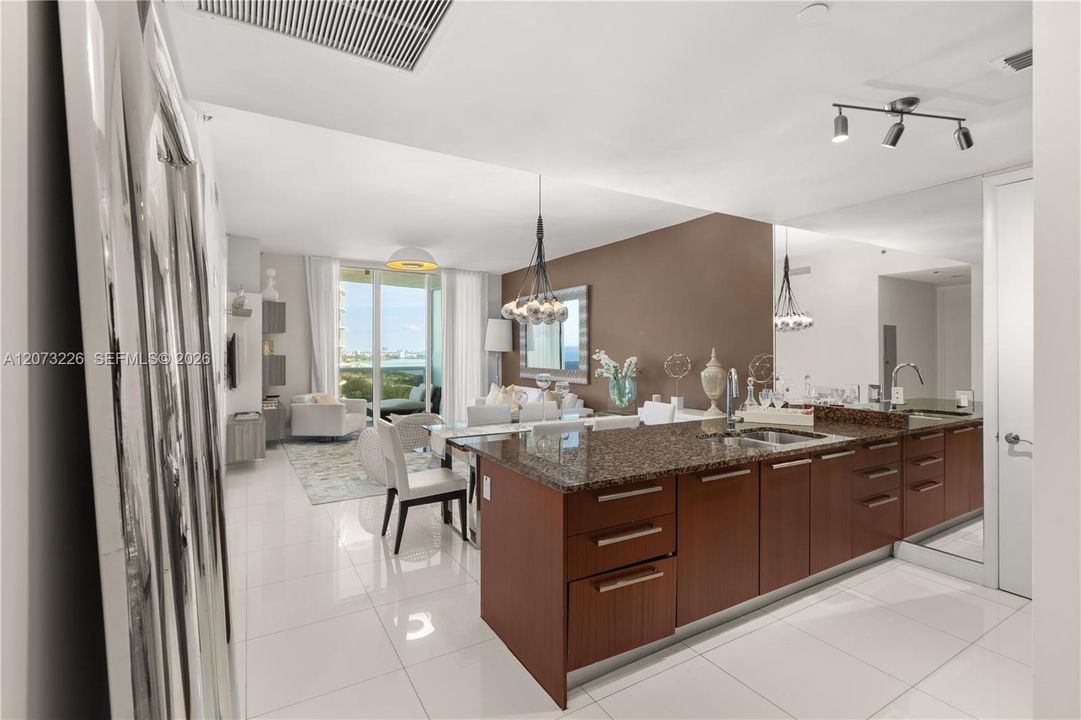 For Rent: $11,998 (3 beds, 3 baths, 1974 Square Feet)