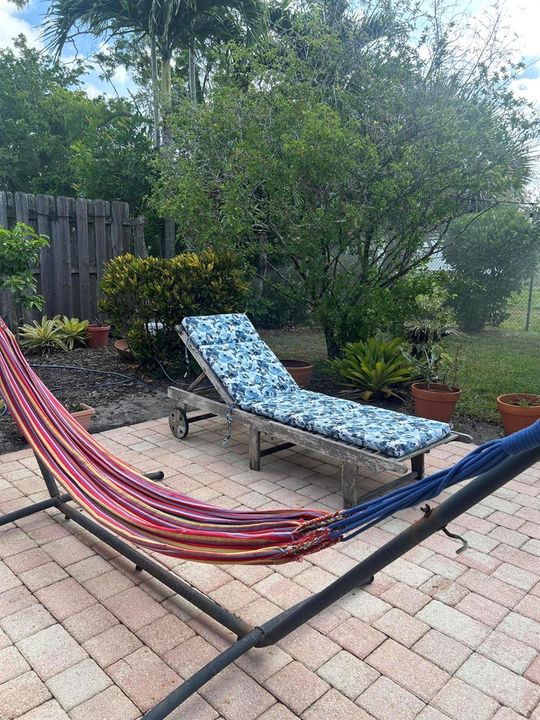 Hammock & Chaise