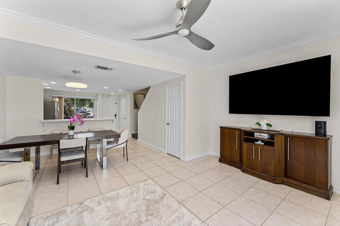 010-968JefferyStreet-BocaRaton-FL-33487-