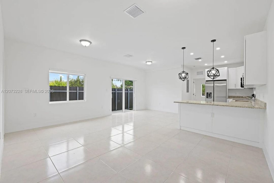 For Rent: $3,200 (3 beds, 2 baths, 2454 Square Feet)