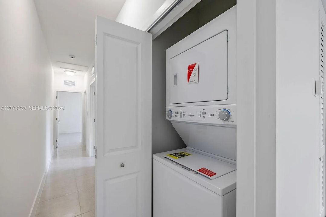 For Rent: $3,200 (3 beds, 2 baths, 2454 Square Feet)