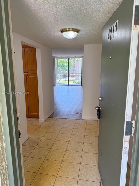 В аренду: $1,550 (1 спален, 1 ванн, 830 Квадратных фут)