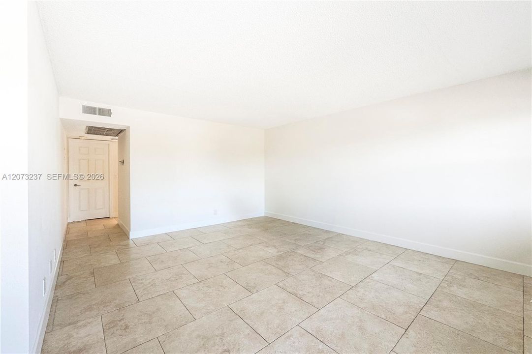 En Venta: $279,000 (2 camas, 2 baños, 1062 Pies cuadrados)