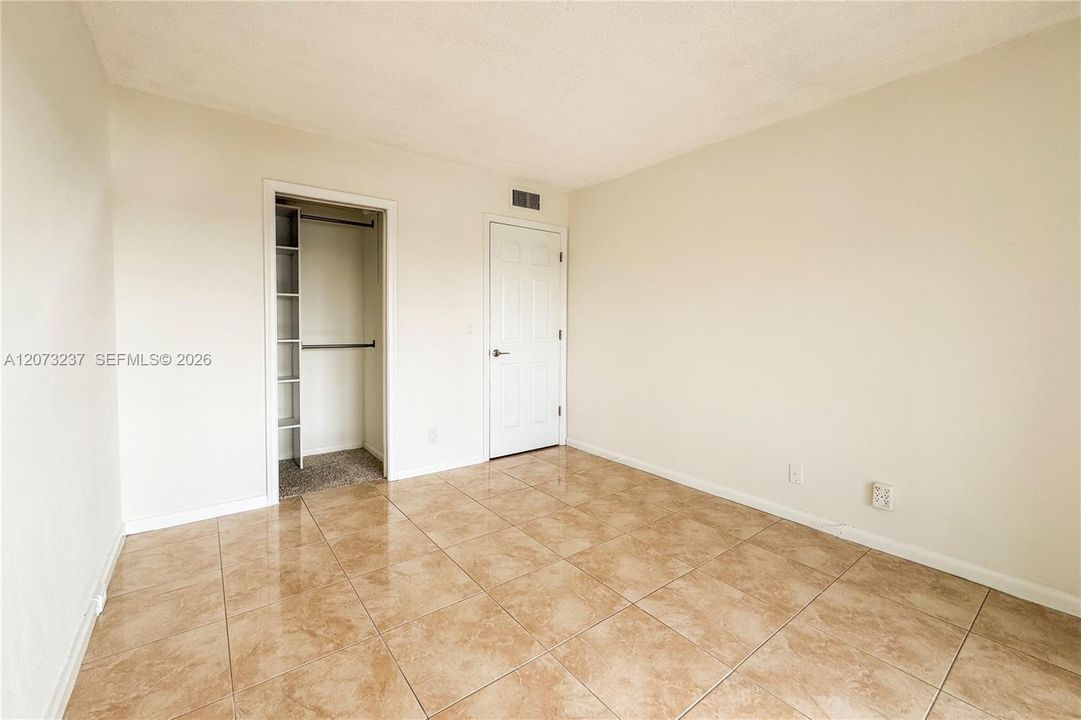 En Venta: $279,000 (2 camas, 2 baños, 1062 Pies cuadrados)