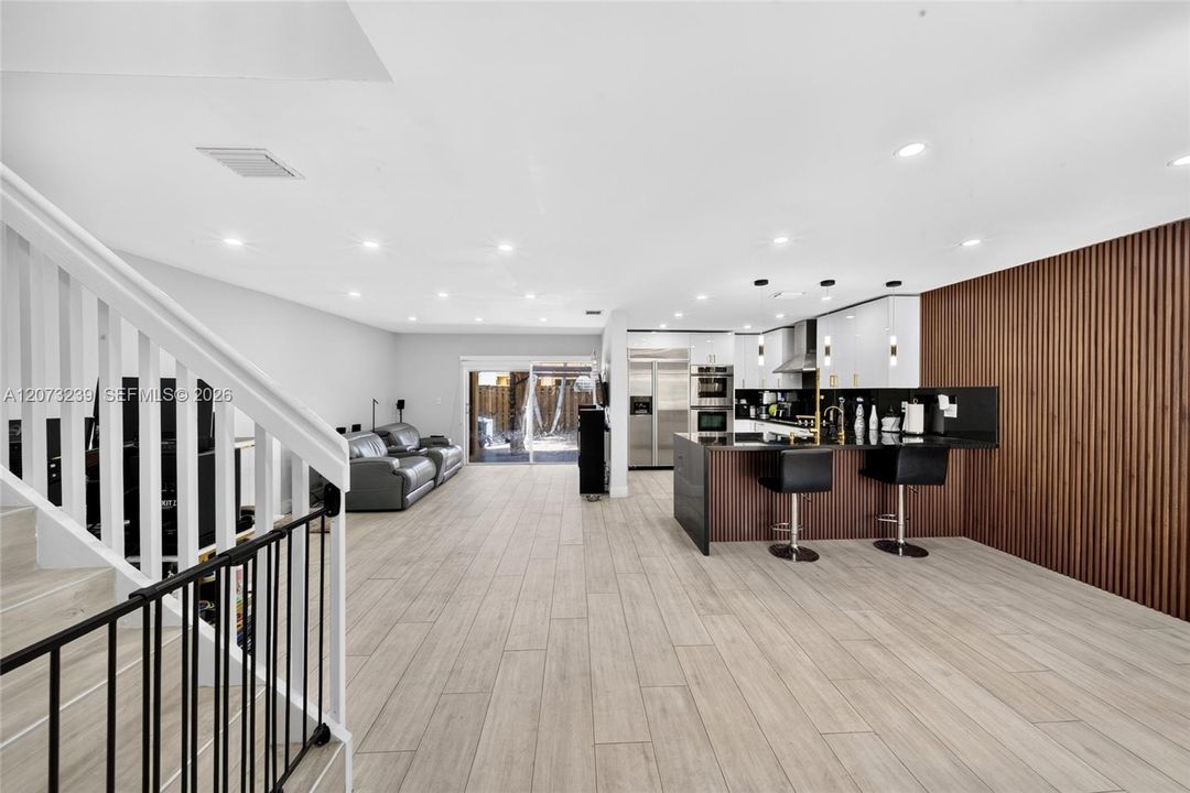 En Venta: $489,000 (2 camas, 2 baños, 1160 Pies cuadrados)