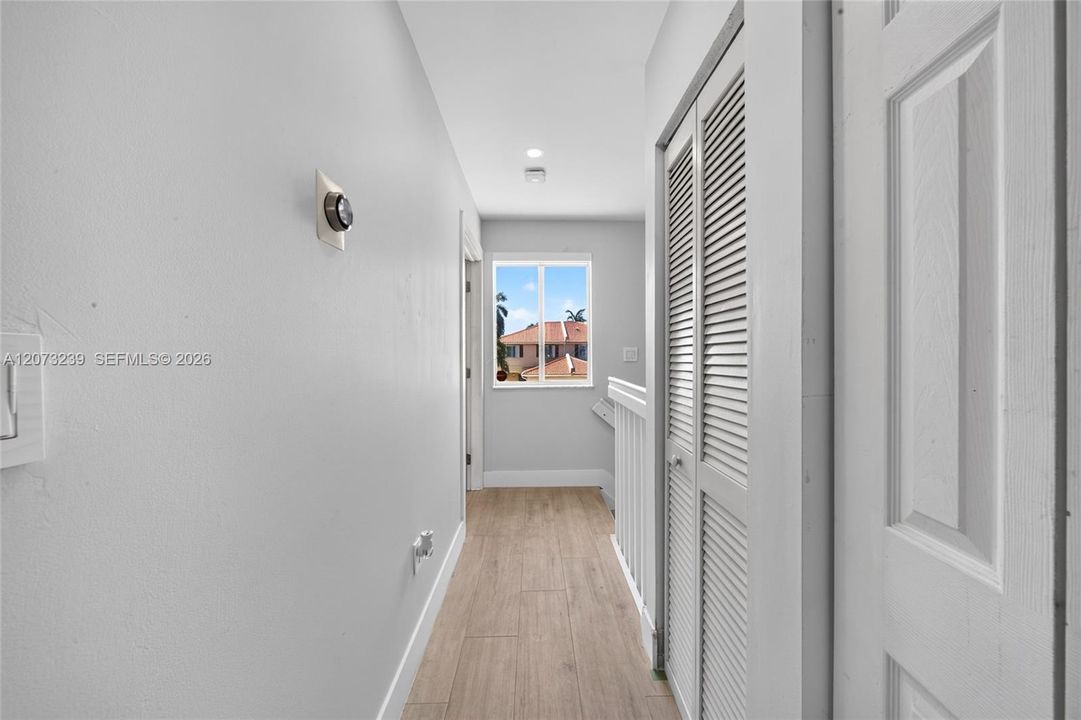 En Venta: $489,000 (2 camas, 2 baños, 1160 Pies cuadrados)