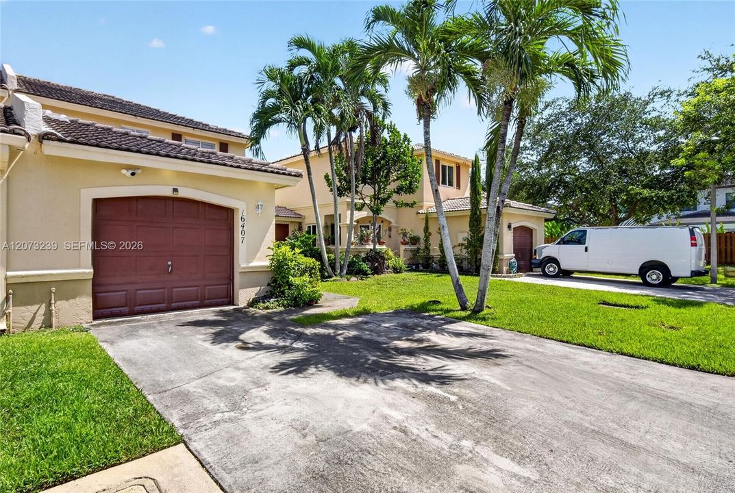 En Venta: $489,000 (2 camas, 2 baños, 1160 Pies cuadrados)