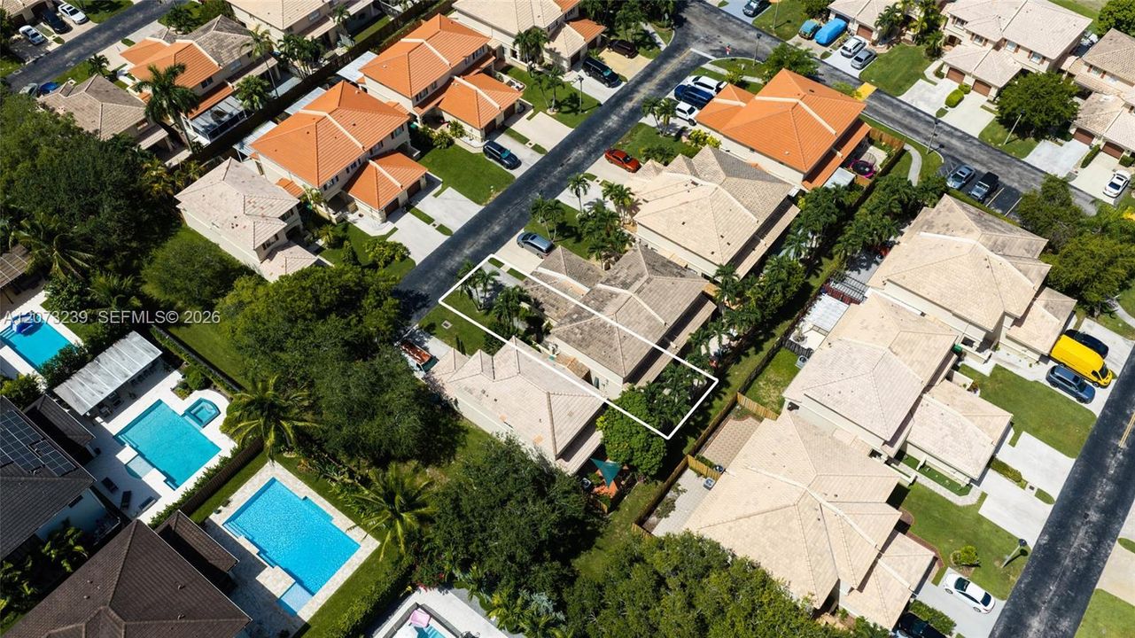 En Venta: $489,000 (2 camas, 2 baños, 1160 Pies cuadrados)