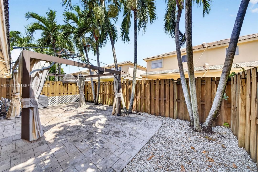 En Venta: $489,000 (2 camas, 2 baños, 1160 Pies cuadrados)