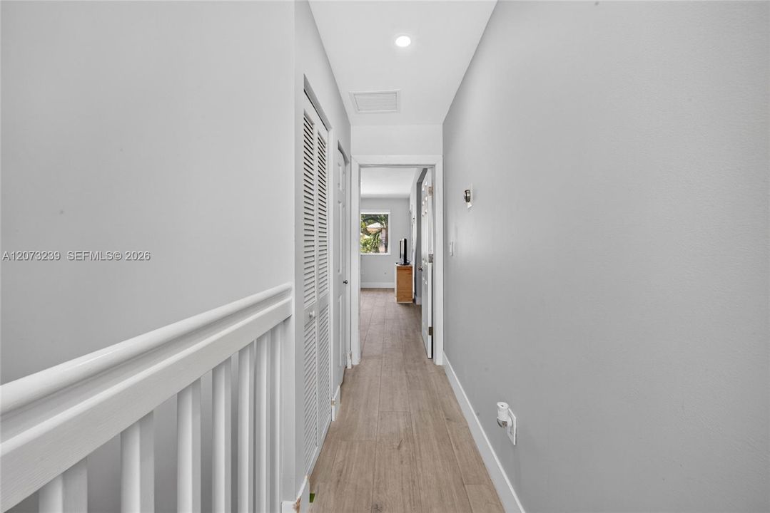 En Venta: $489,000 (2 camas, 2 baños, 1160 Pies cuadrados)