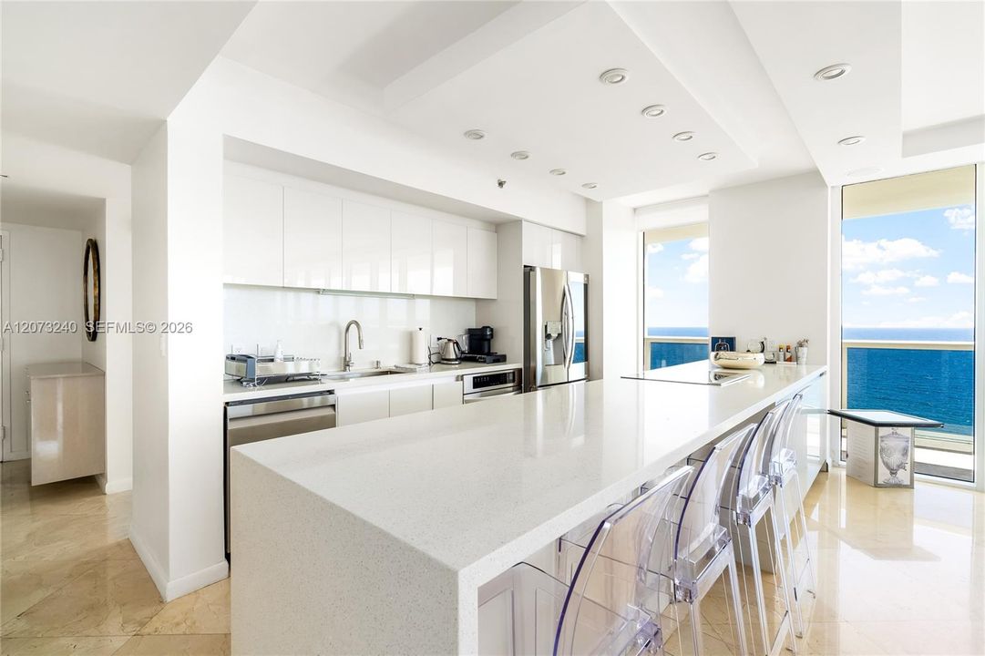 For Rent: $12,000 (3 beds, 3 baths, 2065 Square Feet)