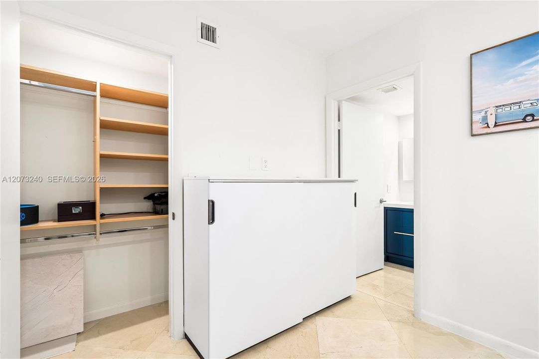 For Rent: $12,000 (3 beds, 3 baths, 2065 Square Feet)