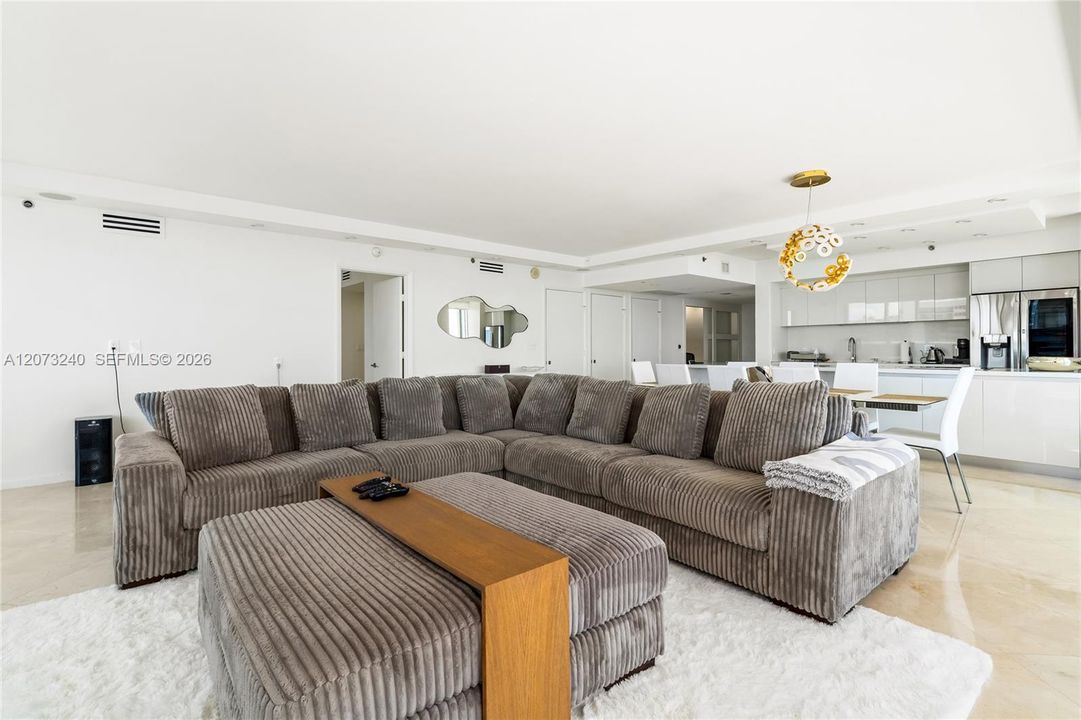 For Rent: $12,000 (3 beds, 3 baths, 2065 Square Feet)
