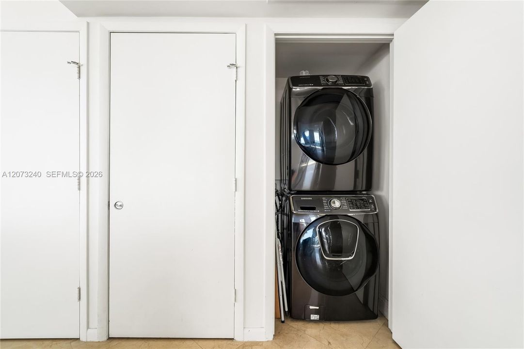 For Rent: $12,000 (3 beds, 3 baths, 2065 Square Feet)