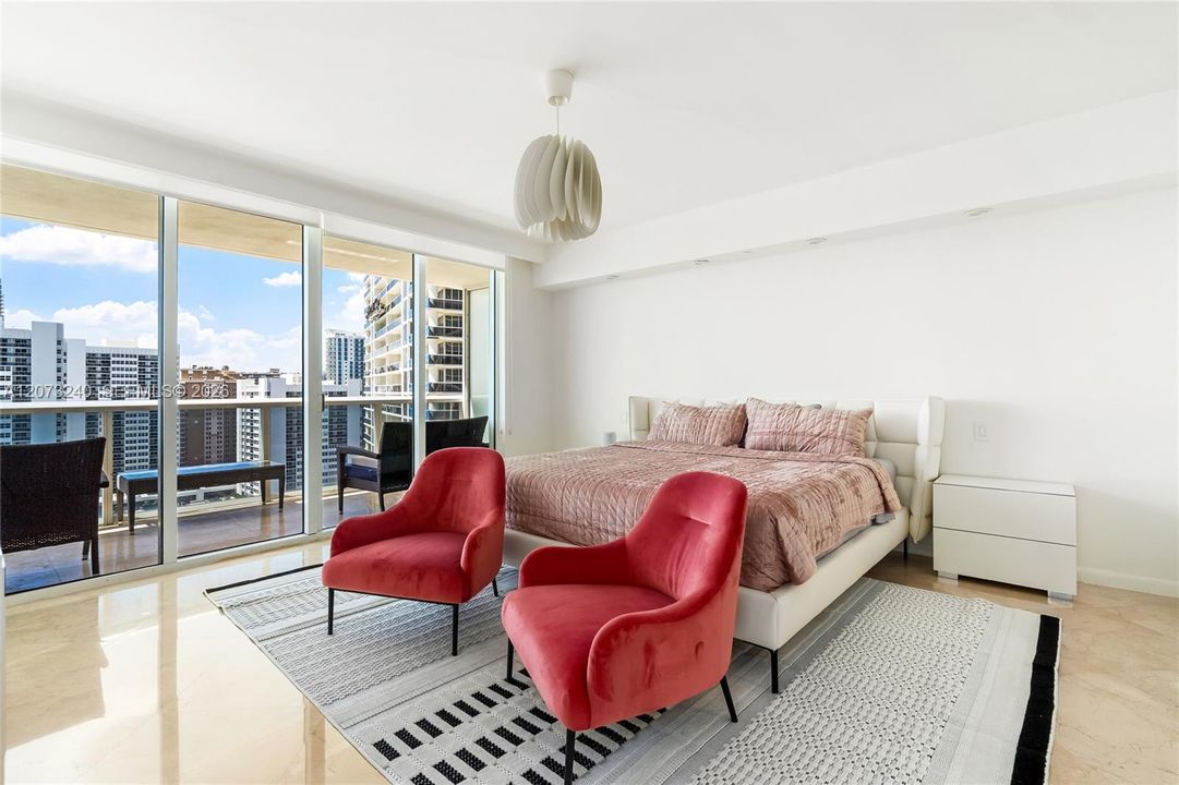 For Rent: $12,000 (3 beds, 3 baths, 2065 Square Feet)