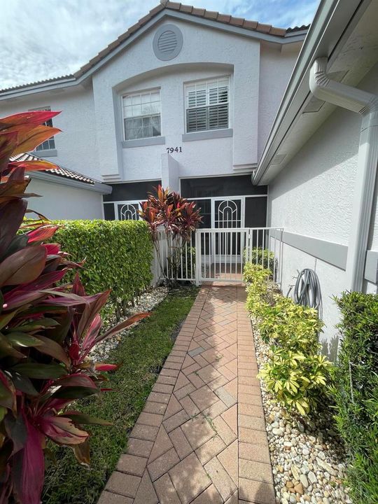 Front gate and screen