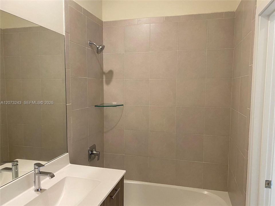 For Rent: $3,300 (2 beds, 2 baths, 1135 Square Feet)
