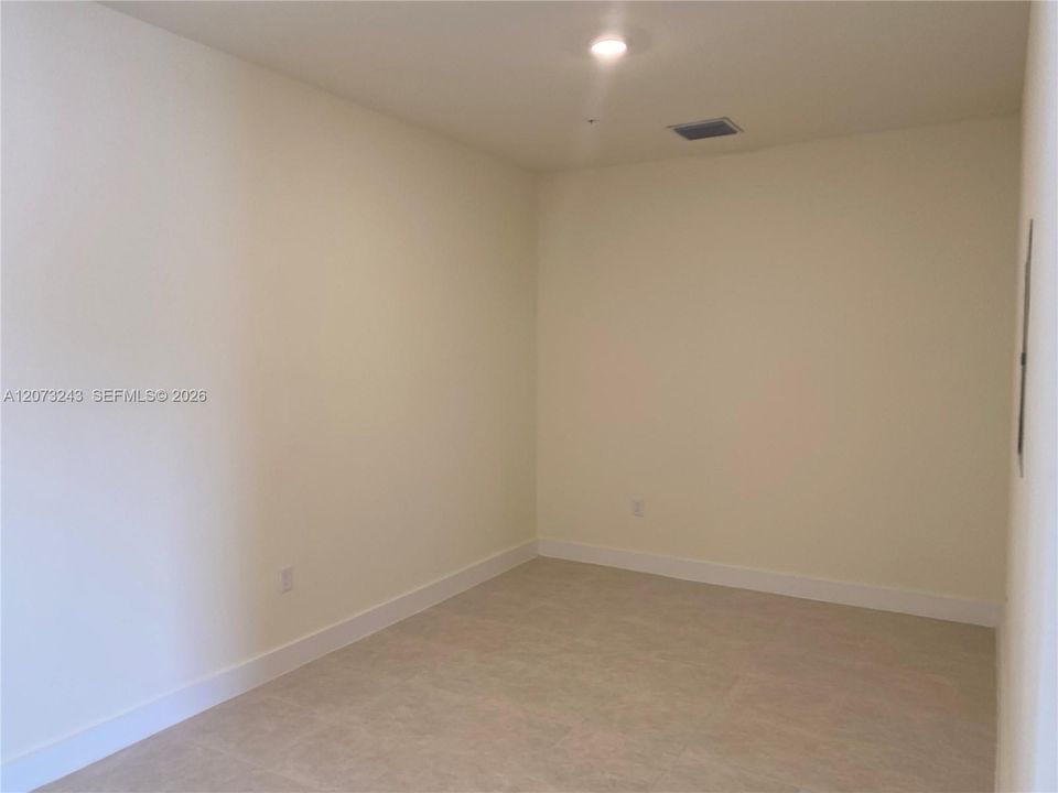 For Rent: $3,300 (2 beds, 2 baths, 1135 Square Feet)