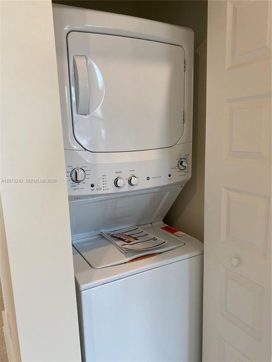 For Rent: $3,300 (2 beds, 2 baths, 1135 Square Feet)