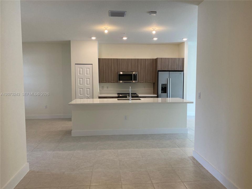 For Rent: $3,300 (2 beds, 2 baths, 1135 Square Feet)