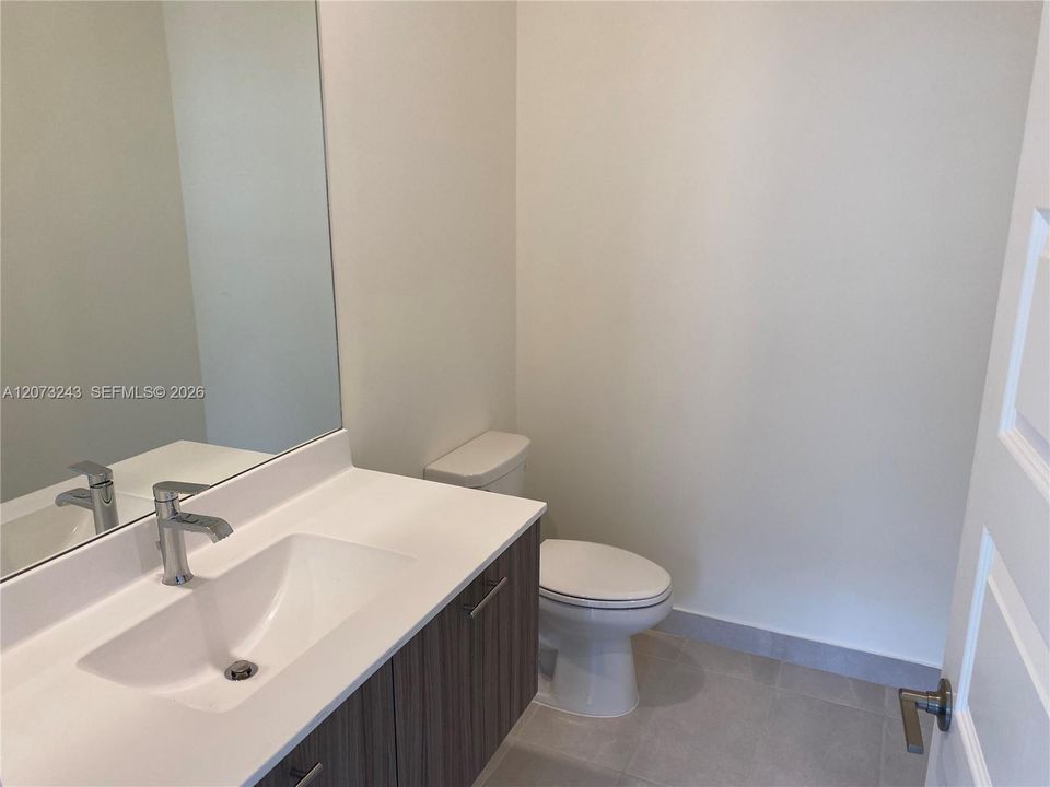 For Rent: $3,300 (2 beds, 2 baths, 1135 Square Feet)