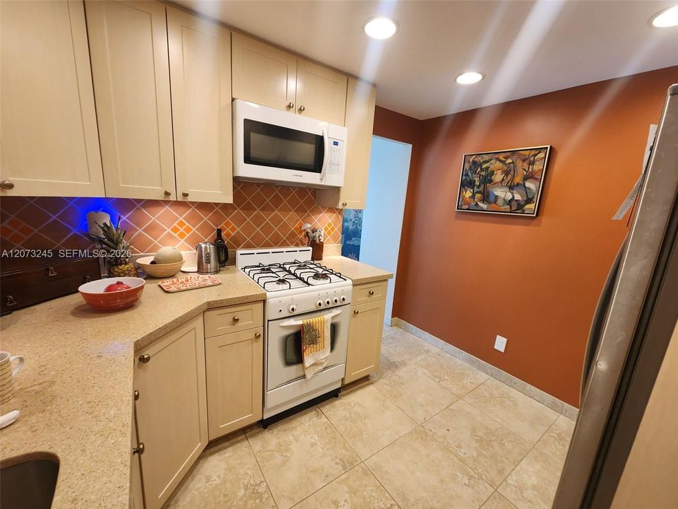В аренду: $2,990 (1 спален, 1 ванн, 890 Квадратных фут)