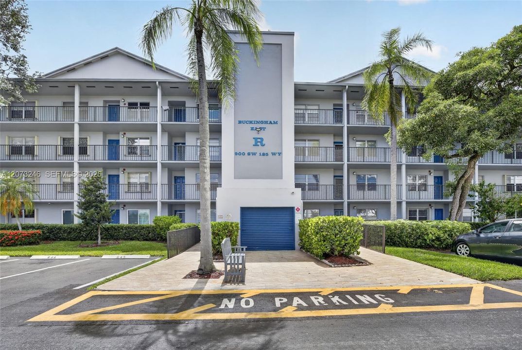 For Sale: $200,000 (2 beds, 2 baths, 1192 Square Feet)
