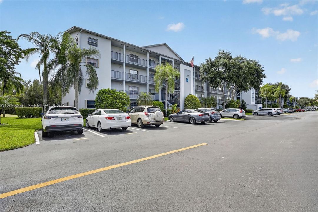 For Sale: $200,000 (2 beds, 2 baths, 1192 Square Feet)