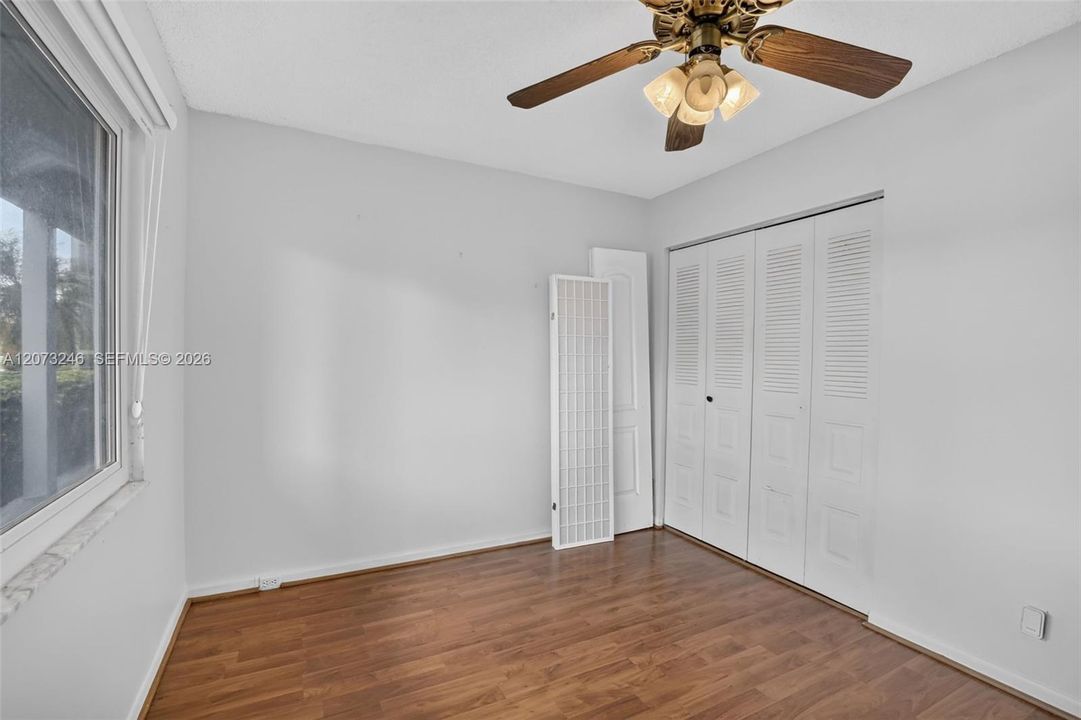 For Sale: $200,000 (2 beds, 2 baths, 1192 Square Feet)