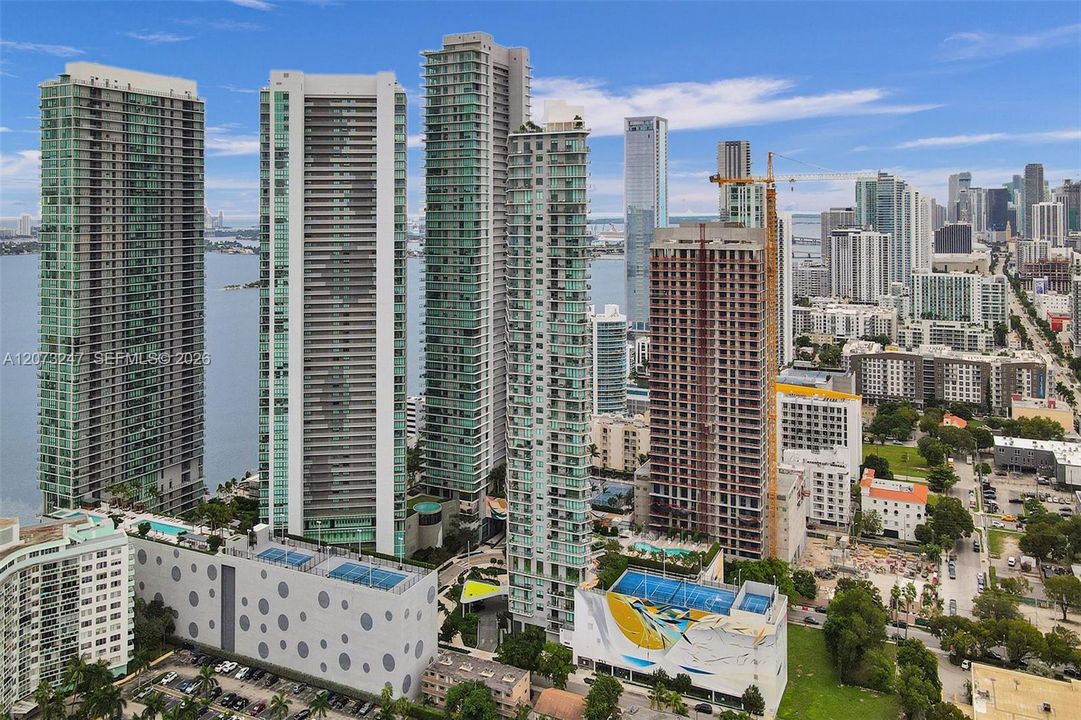 В аренду: $5,800 (3 спален, 2 ванн, 1152 Квадратных фут)
