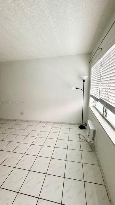 В аренду: $1,650 (0 спален, 1 ванн, 414 Квадратных фут)