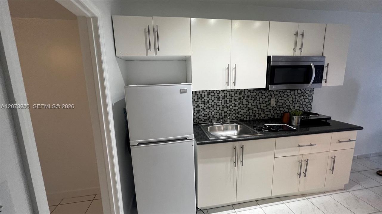 В аренду: $1,650 (0 спален, 1 ванн, 414 Квадратных фут)