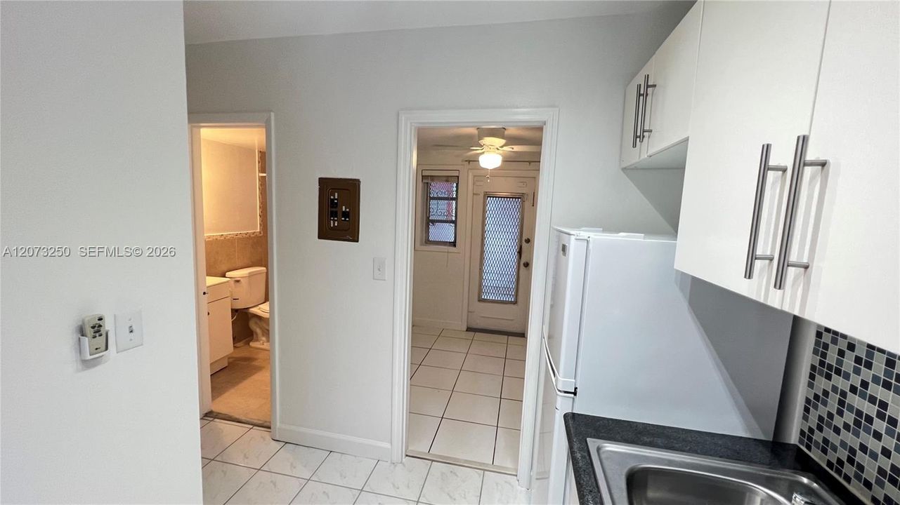 В аренду: $1,650 (0 спален, 1 ванн, 414 Квадратных фут)