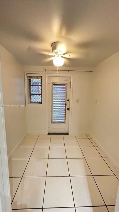 В аренду: $1,650 (0 спален, 1 ванн, 414 Квадратных фут)