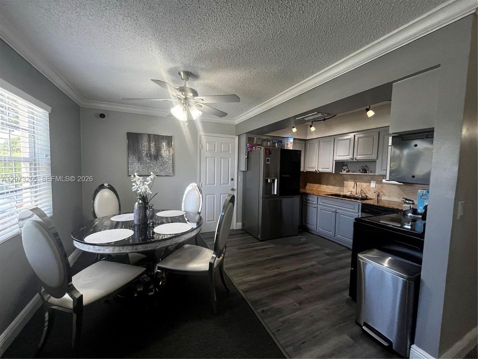 Kitchen/ Dining