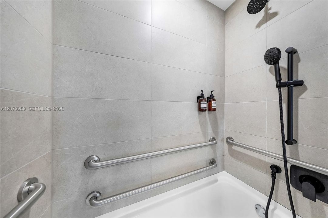 На продажу: $950,000 (2 спален, 2 ванн, 759 Квадратных фут)