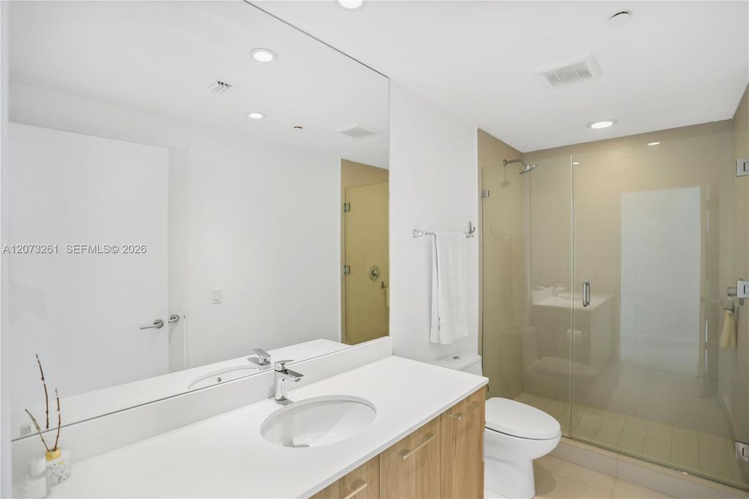For Sale: $639,900 (2 beds, 2 baths, 1084 Square Feet)