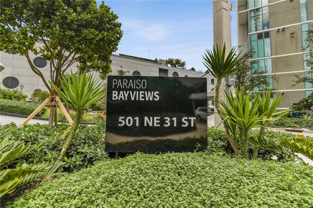 For Sale: $639,900 (2 beds, 2 baths, 1084 Square Feet)