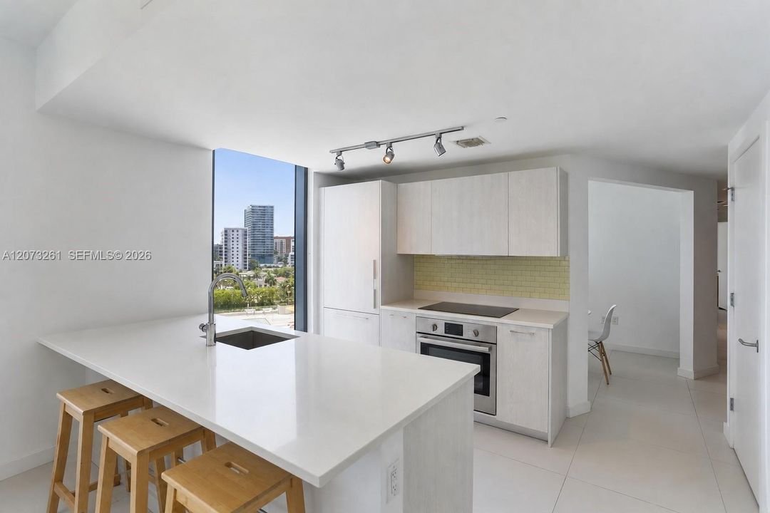 For Sale: $639,900 (2 beds, 2 baths, 1084 Square Feet)