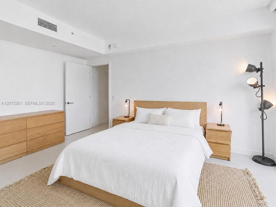 For Sale: $639,900 (2 beds, 2 baths, 1084 Square Feet)
