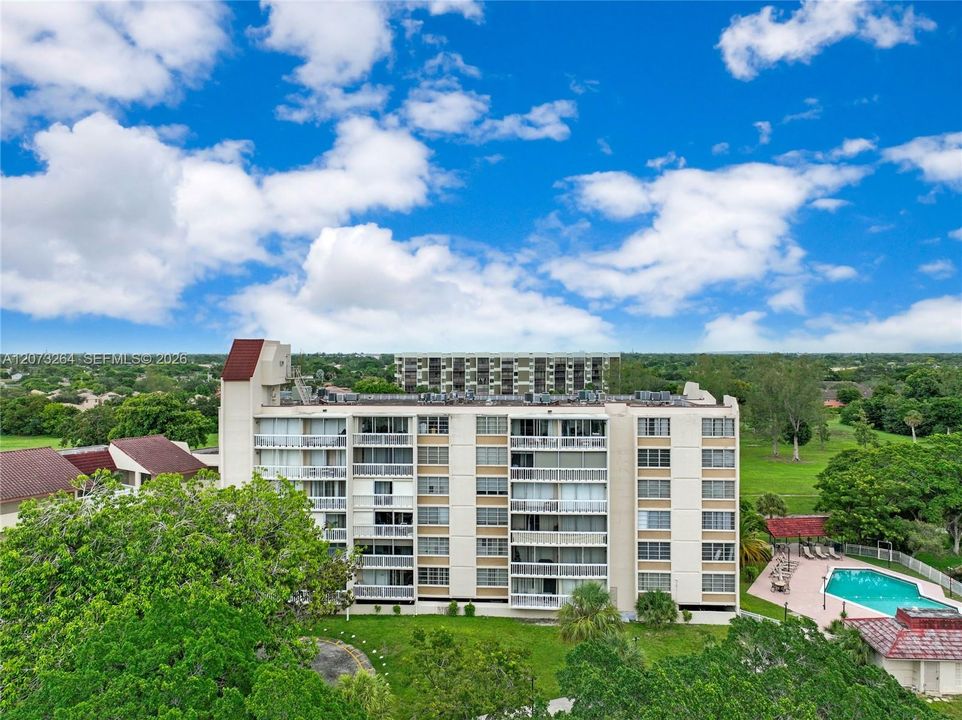 На продажу: $99,999 (2 спален, 2 ванн, 1148 Квадратных фут)