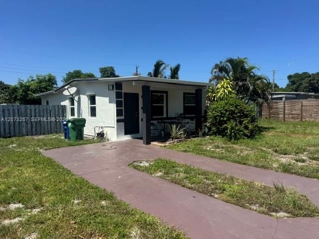 For Sale: $544,900 (3 beds, 2 baths, 972 Square Feet)