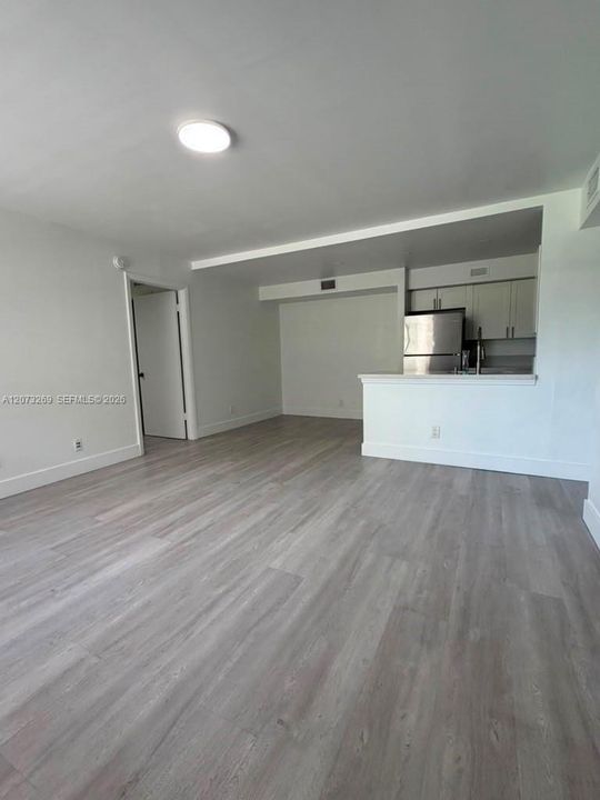 For Rent: $1,950 (2 beds, 2 baths, 760 Square Feet)