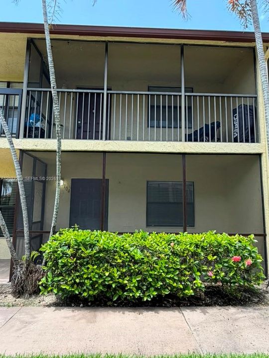 For Rent: $1,950 (2 beds, 2 baths, 760 Square Feet)