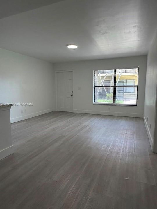 For Rent: $1,950 (2 beds, 2 baths, 760 Square Feet)