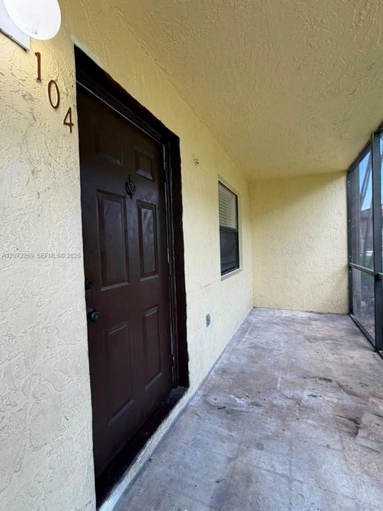 For Rent: $1,950 (2 beds, 2 baths, 760 Square Feet)