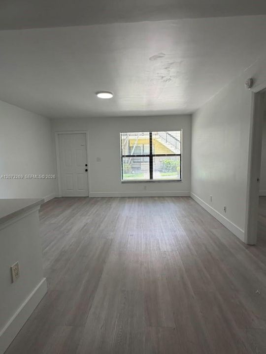 For Rent: $1,950 (2 beds, 2 baths, 760 Square Feet)