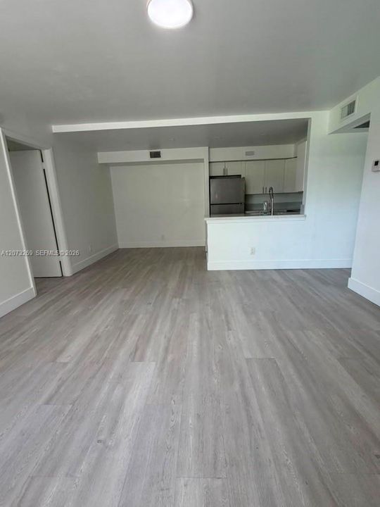 For Rent: $1,950 (2 beds, 2 baths, 760 Square Feet)