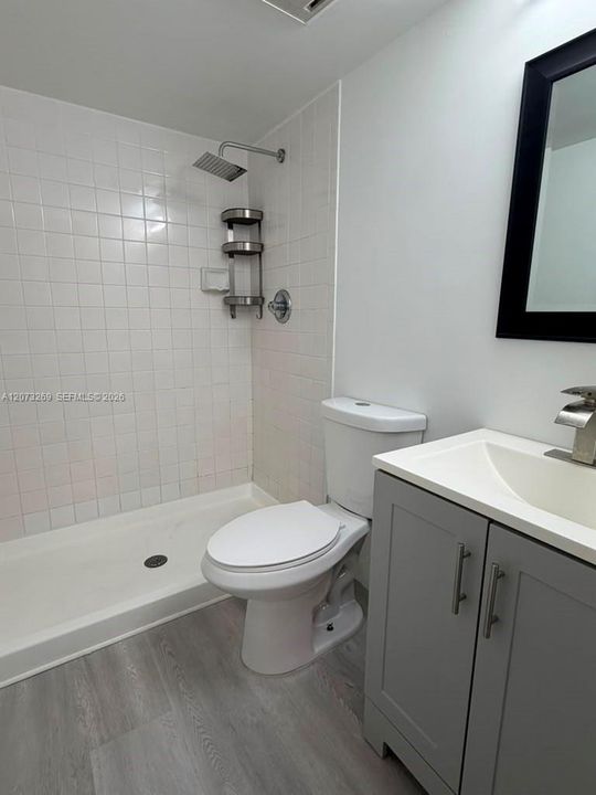 For Rent: $1,950 (2 beds, 2 baths, 760 Square Feet)